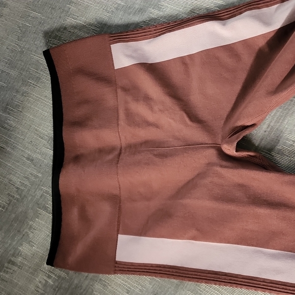 Fabletics leggings medium - Picture 3 of 4